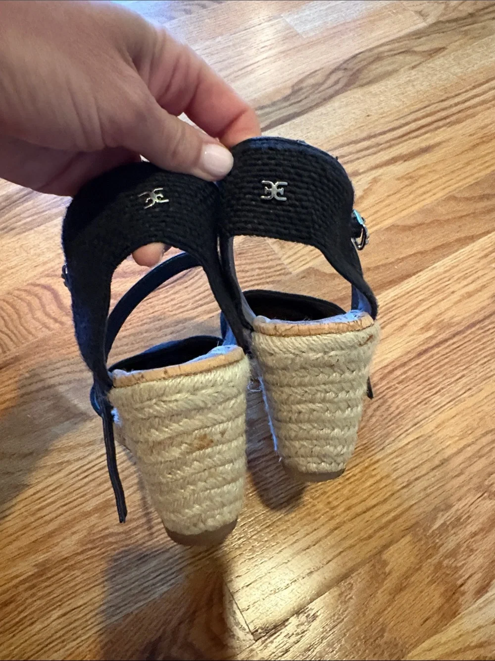 Sam Edelman note small